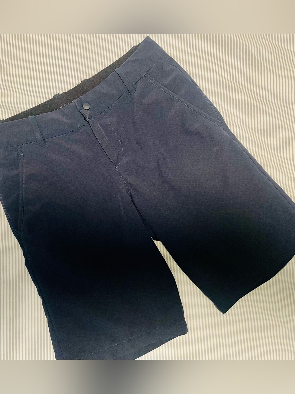 Boy’s Nike Golf dri-fit Navy Blue Shorts - like new